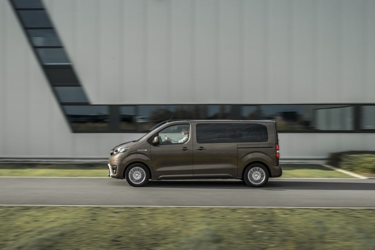 Toyota Proace Verso Lectrique La Navette Places Officielle Pour