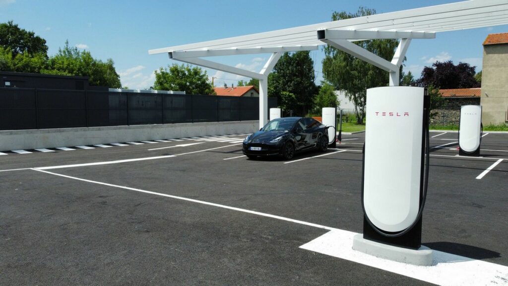 Tesla Ouvre Sa Premi Re Station Superchargeur V En France