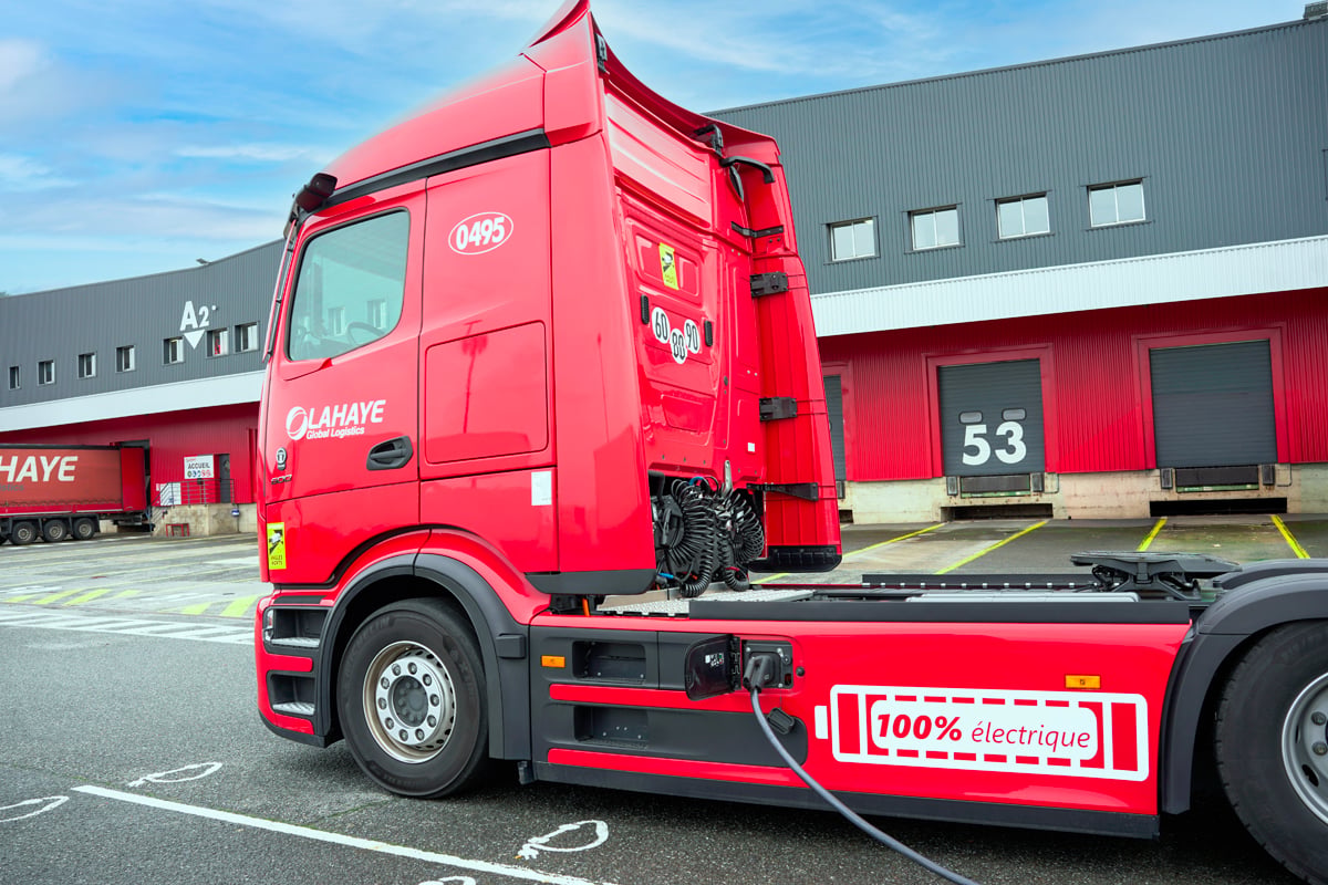 Mercedes eActros 600 en charge