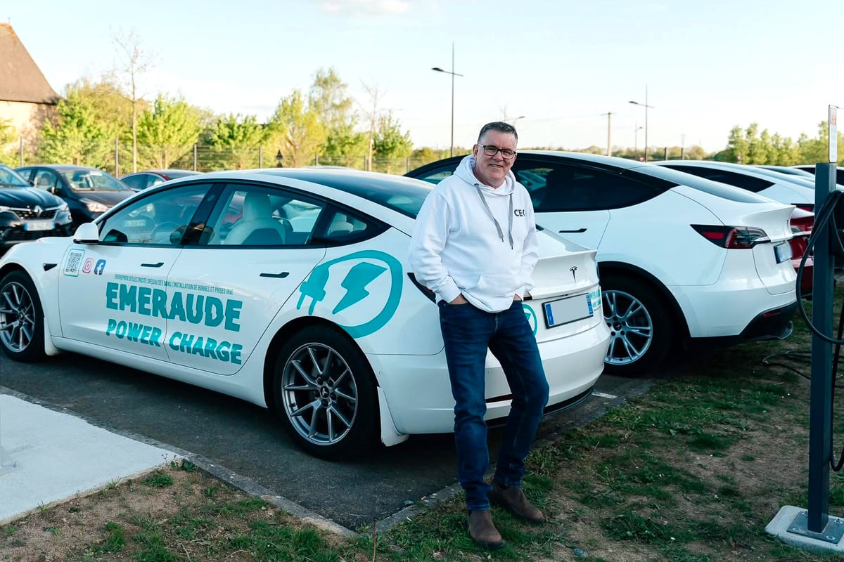 Cédric Garault et sa Tesla Model 3