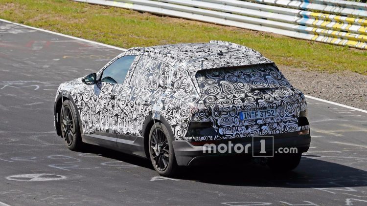 audi-e-tron-quattro-spy-shots-2-750x422