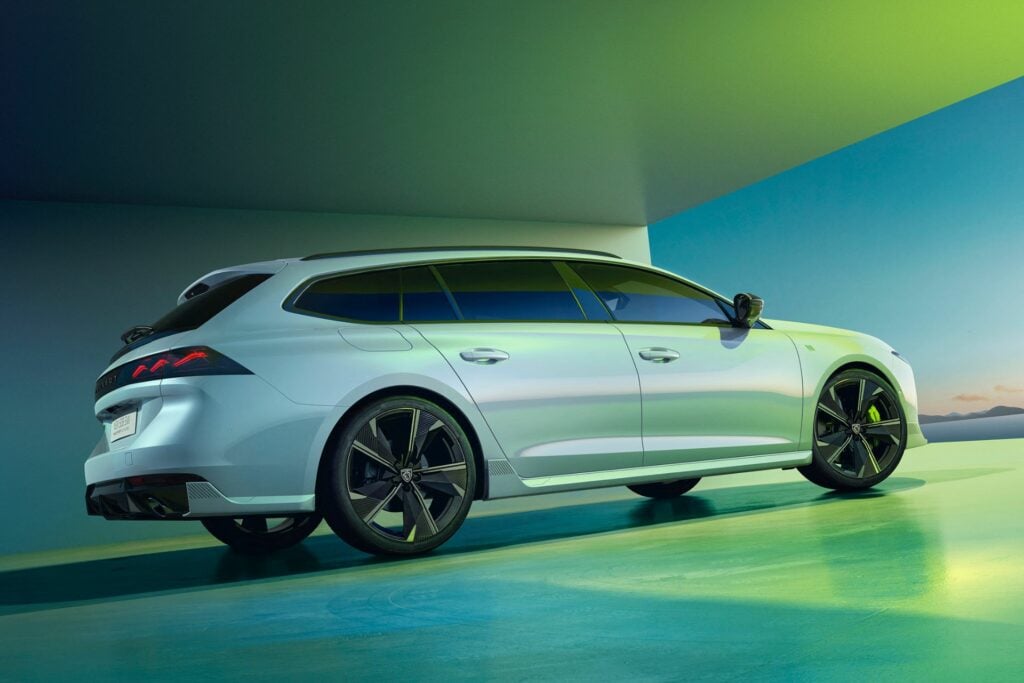 La nouvelle 508 PSE développe un total de 360 chevaux
