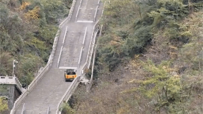 Chry Fulwin X3L à l'assaut du Mont Tianmen