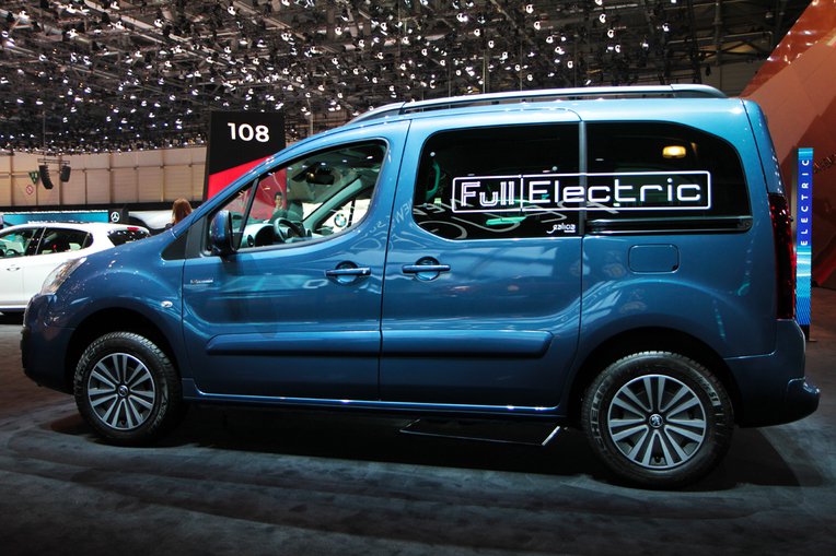 peugeot-partner-electrique-geneve-01