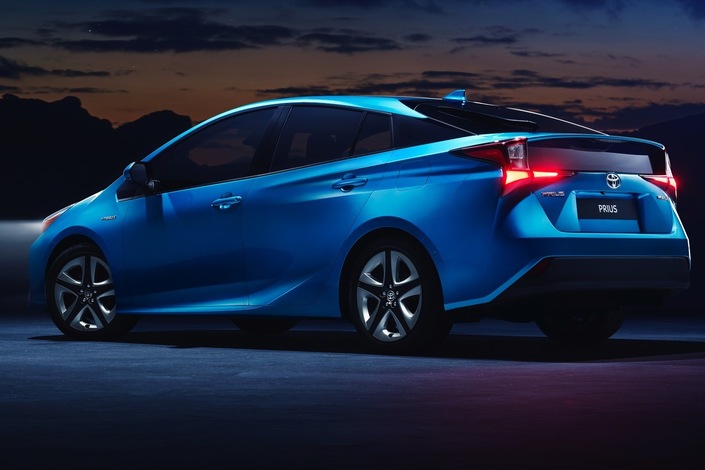 toyota-prius-restylee-02