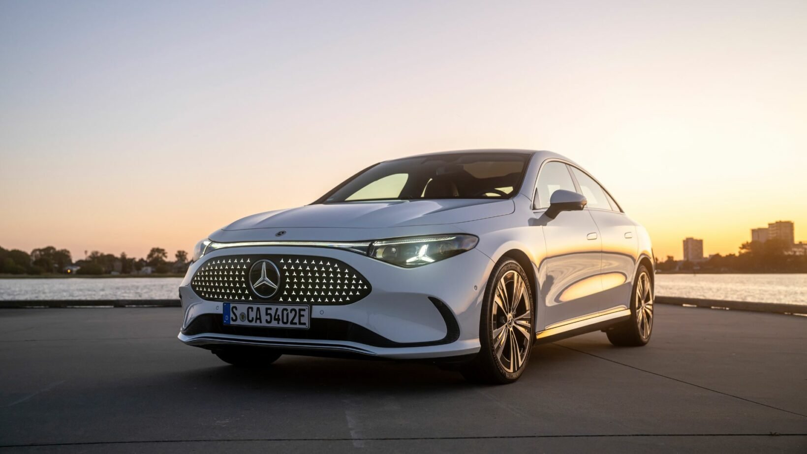 Mercedes CLA 2025 : pourquoi une boîte de vitesses sur une voiture ...