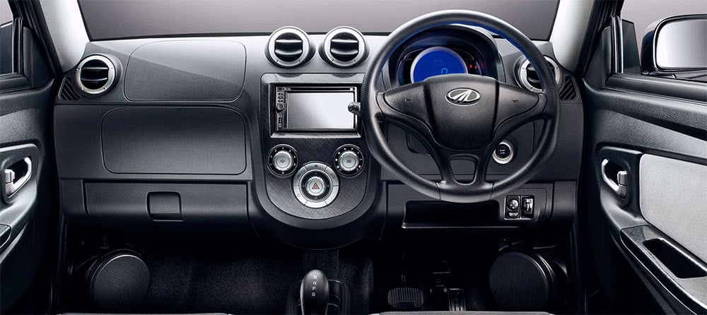 mahindra-e2o-interieur