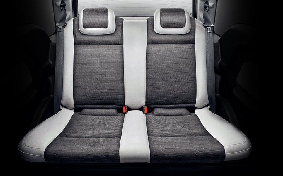 mahindra-e2o-sieges-arrire