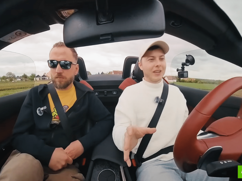 Max et Victor partagent leurs impressions quant au MG Cyberster