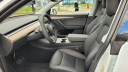 Tesla Model Y 2 places VU