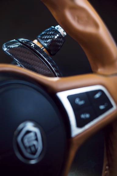 Le volant de l'Exagon Furtive e-GT