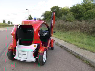 Un coffre a été réalisé pour cette Twizy des Pompiers de Paris