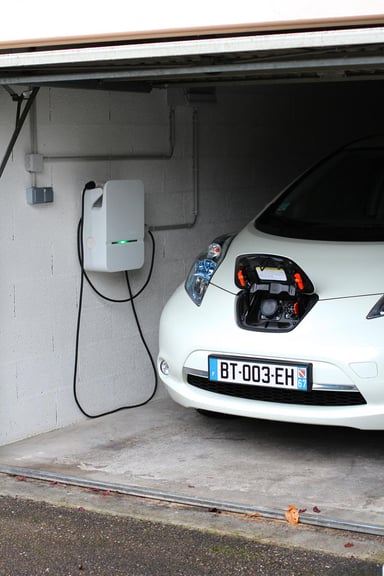 La borne avec le connecteur rangé dans son bac