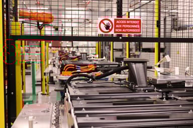 La production de batteries dans l'usine de Flins