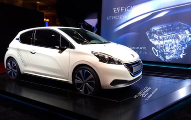 peugeot-208-2L-100