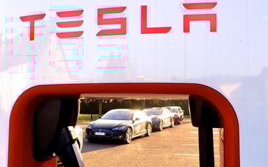 Une belle file de Tesla Model S !