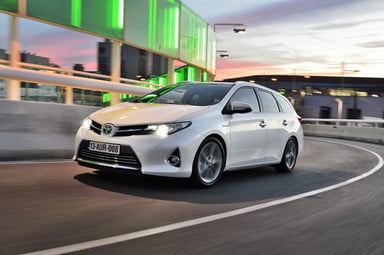 toyota-auris-hybride