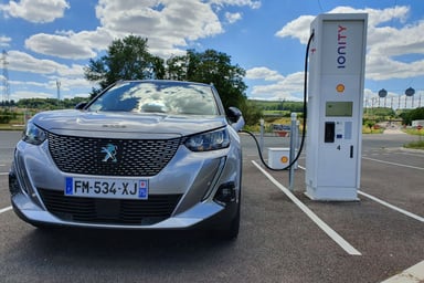 Peugeot 2008 électrique recharge Ionity