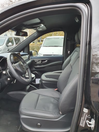 L'habitacle de l'EQV est digne d'une berline de luxe