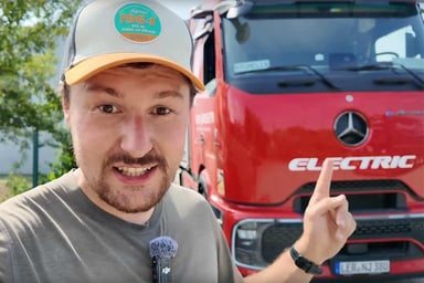 Tobias de la chaîne Youtube ElektroTrucker et son Mercedes eActros 600