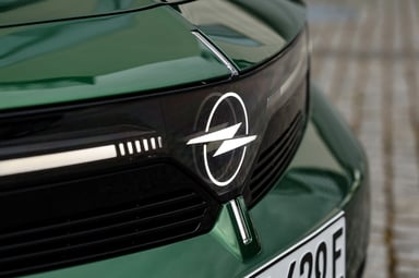 Logo LED rétro-éclairé, une première