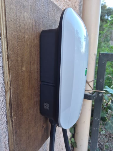La borne 7,4 kW installée / Image : AP.