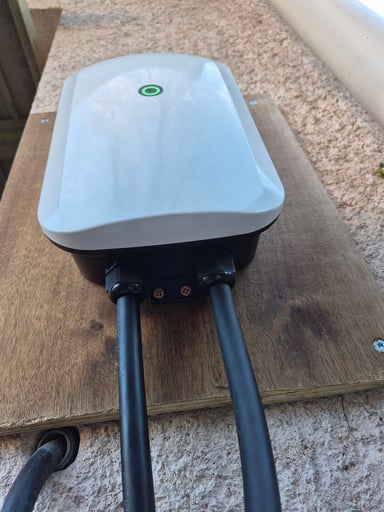 Fixations murales de la borne / Image : AP.