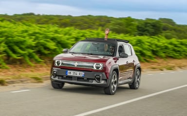 Essai R4 E-Tech Plein Sud