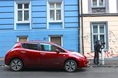 La Nissan LEAF 2013 à la recherche des bornes de recharge