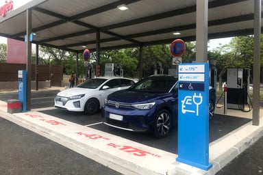 Recharge à l’aire Total Energie de Lançon de Provence sur l’A7