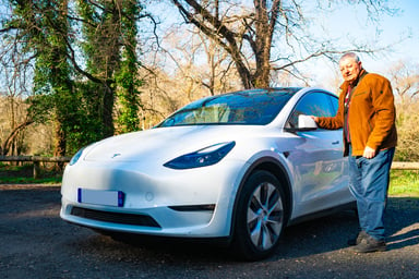 Pierre et sa Tesla Model Y