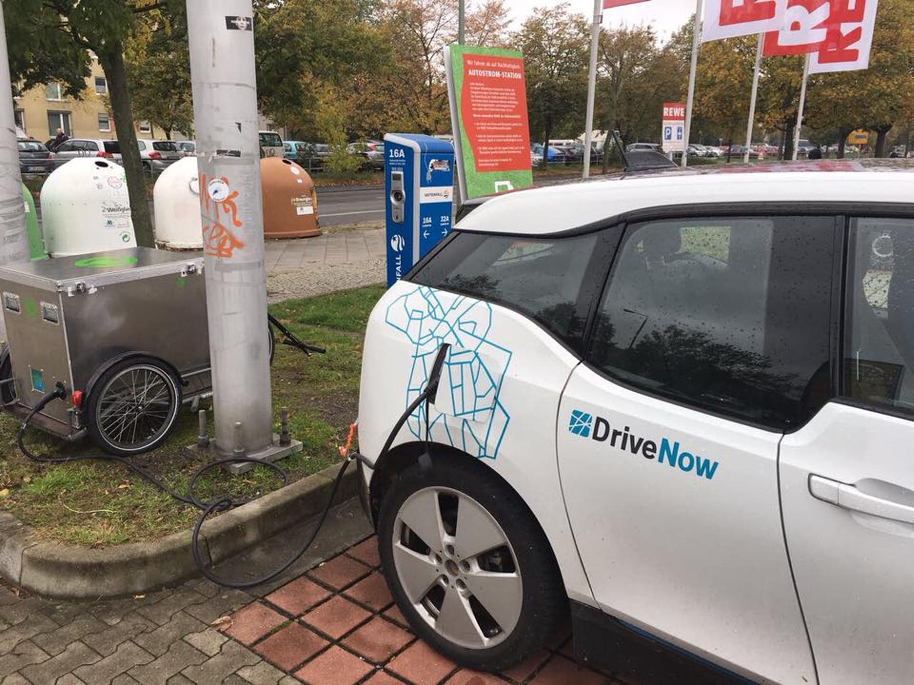 chargery-bicycle-trailer-electric-vehicle-charging-3