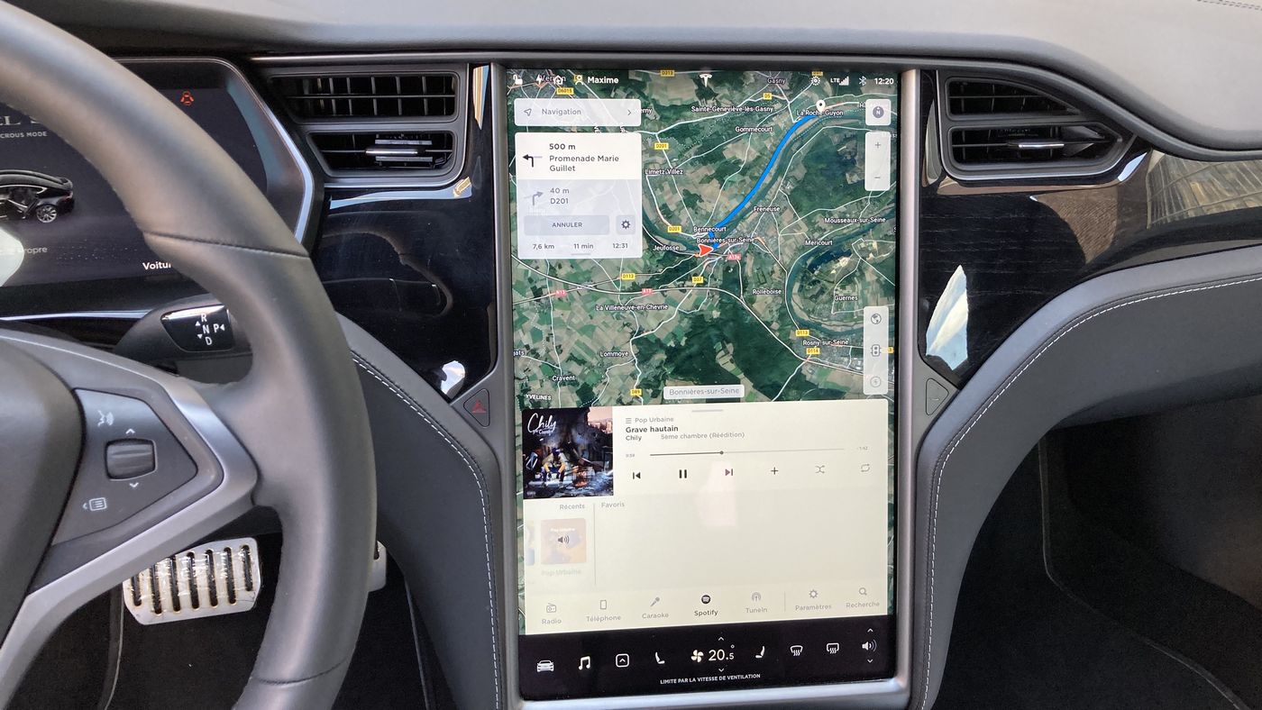 comparo-taycan-model-s-0008