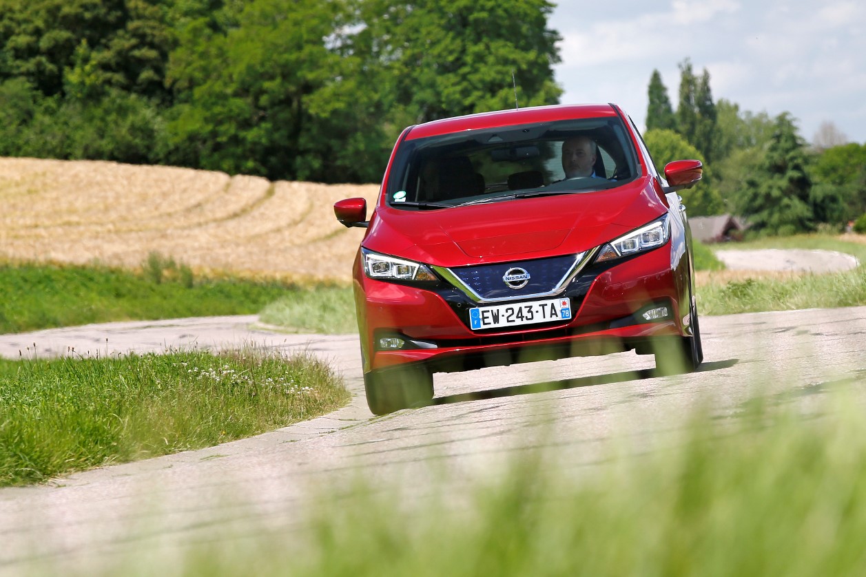 Nissan Leaf rouge France 2020