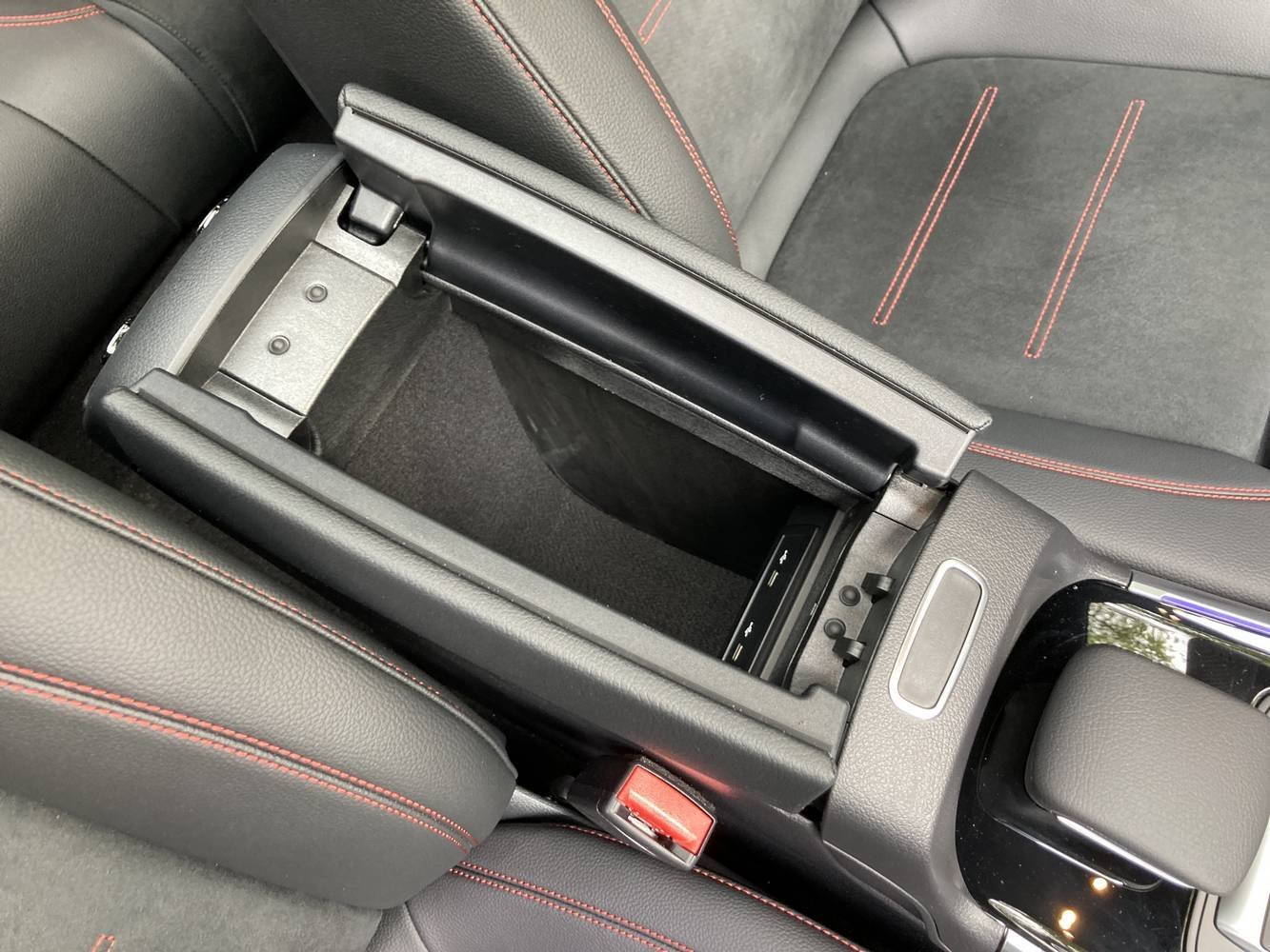 mercedes-eqa-350-4matic-0017