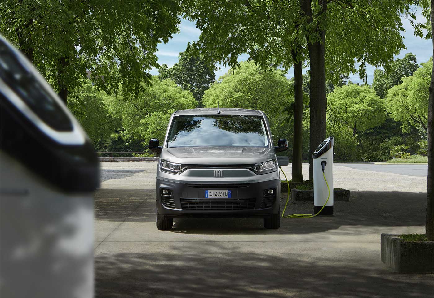 Sur une borne rapide, le Fiat e-Doblo peut charger jusqu'à 80% de batterie en 30 minutes 