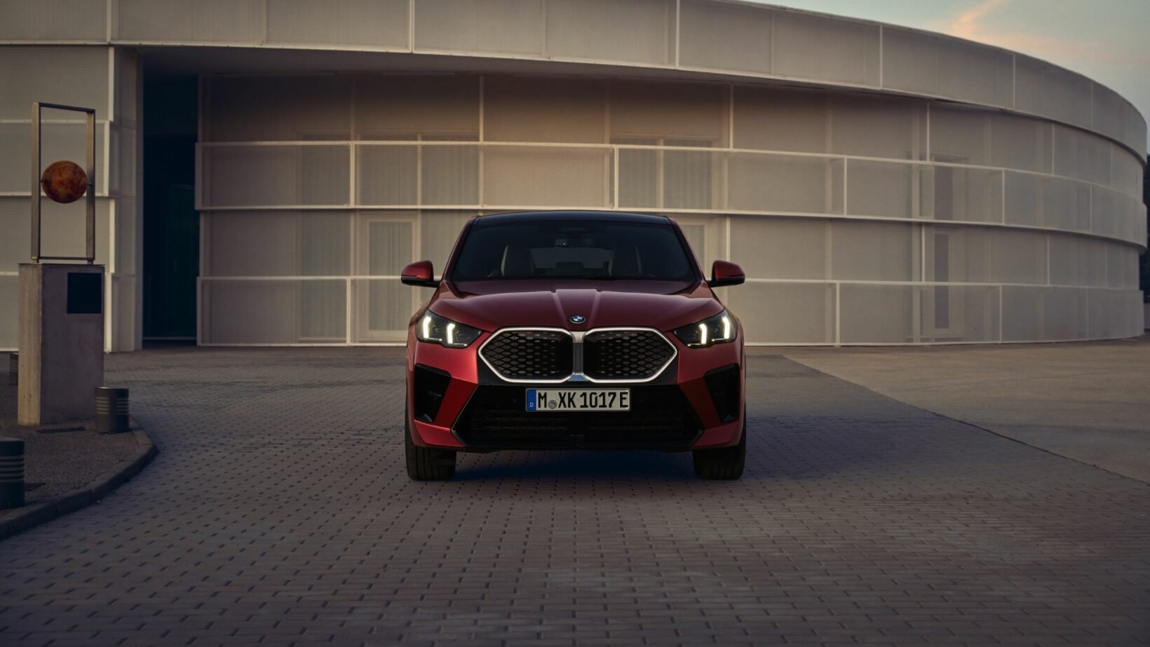 BMW iX2