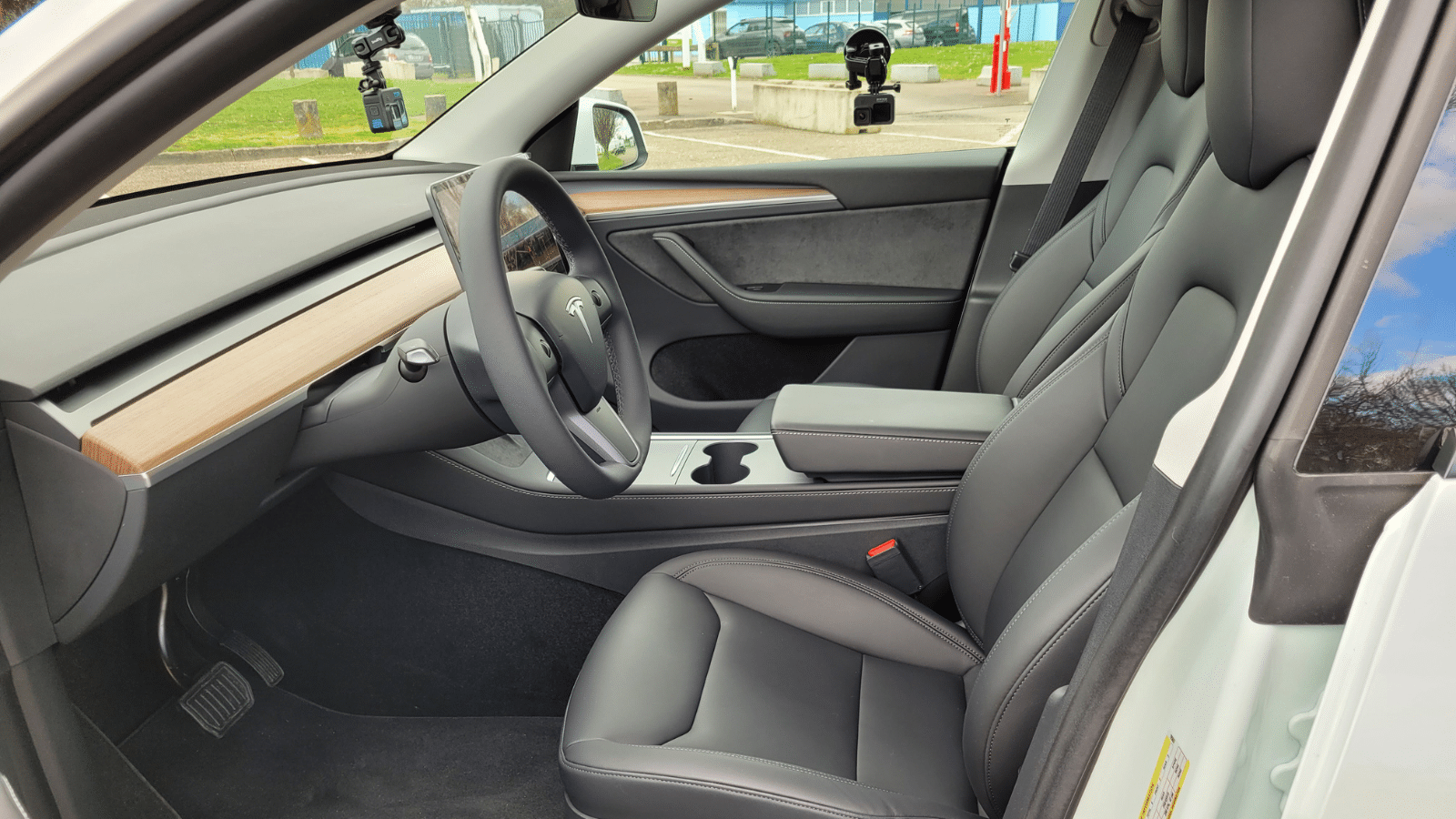 Tesla Model Y 2 places VU