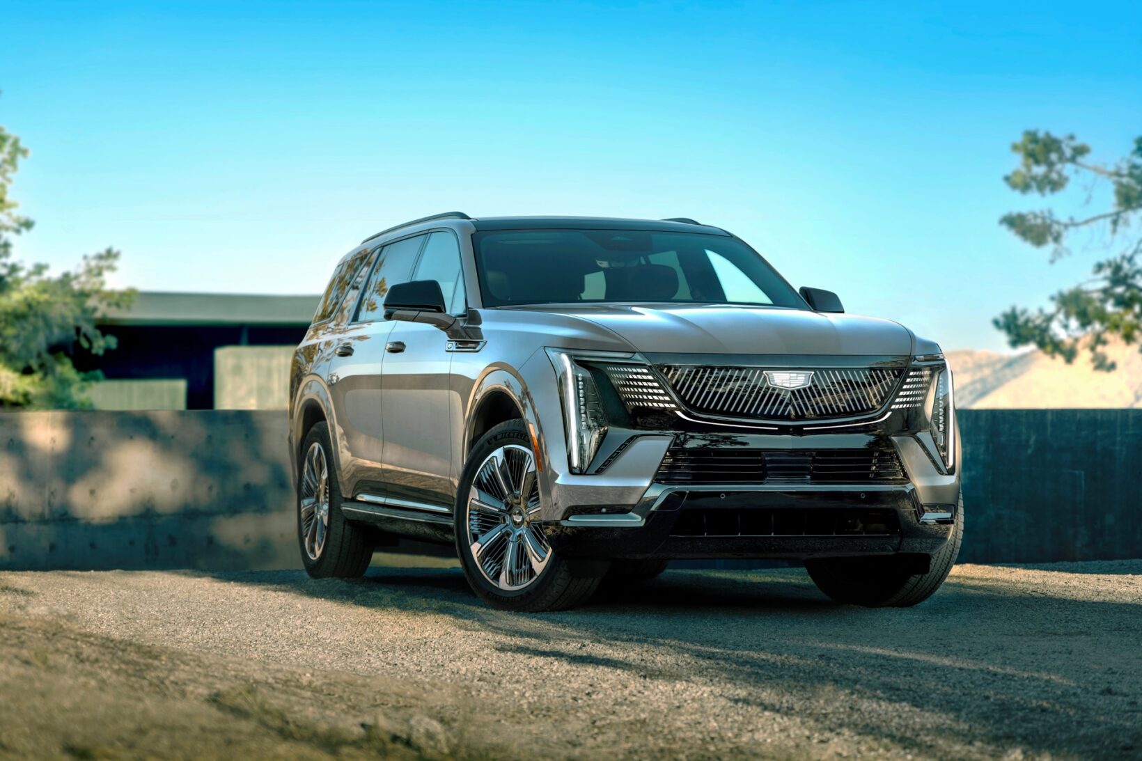 Cadillac Escalade iQL