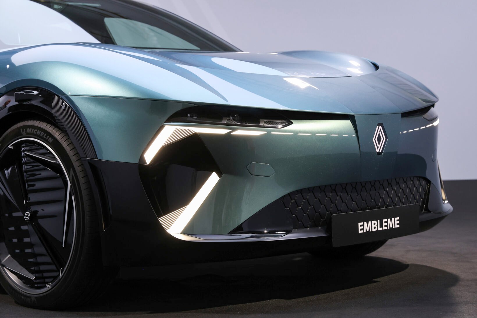 Design de la Renault Emblème