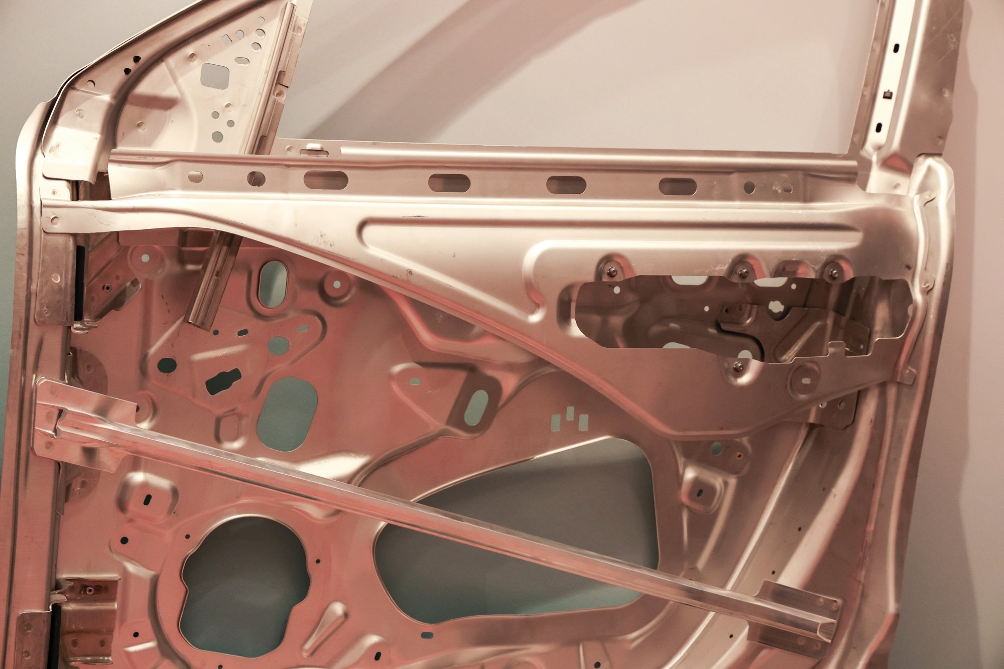 Constellium pour la tôle alu de Renault Emblème