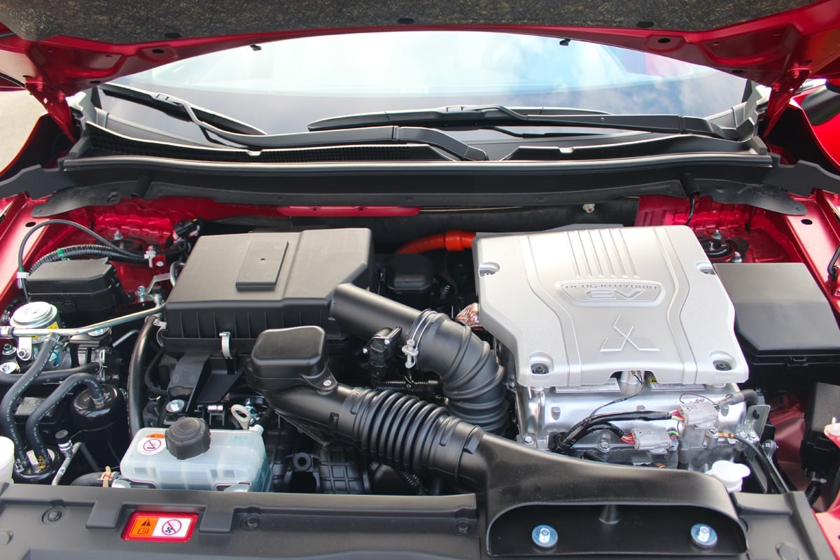 Sous le capot du Mitsubishi Eclipse Cross hybride rechargeable