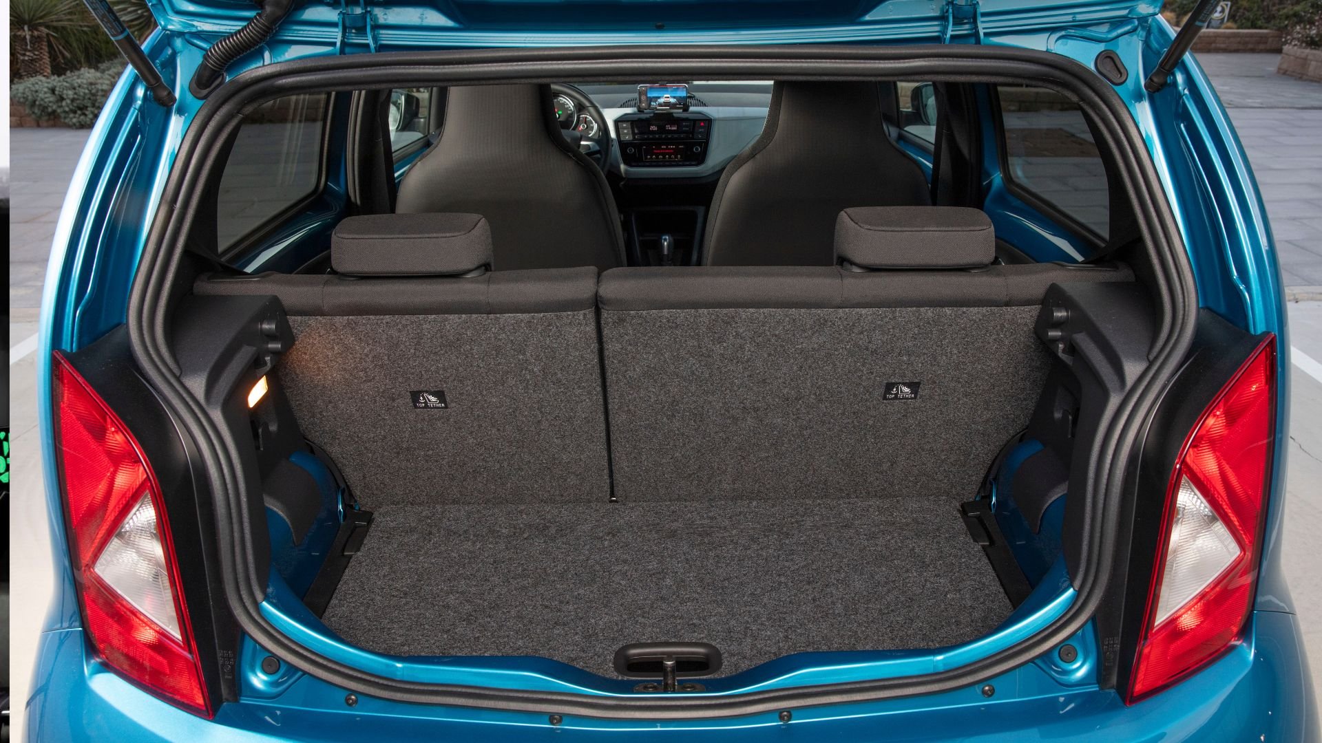 Côté triplette Volkswagen, on fait plus dans le classique.