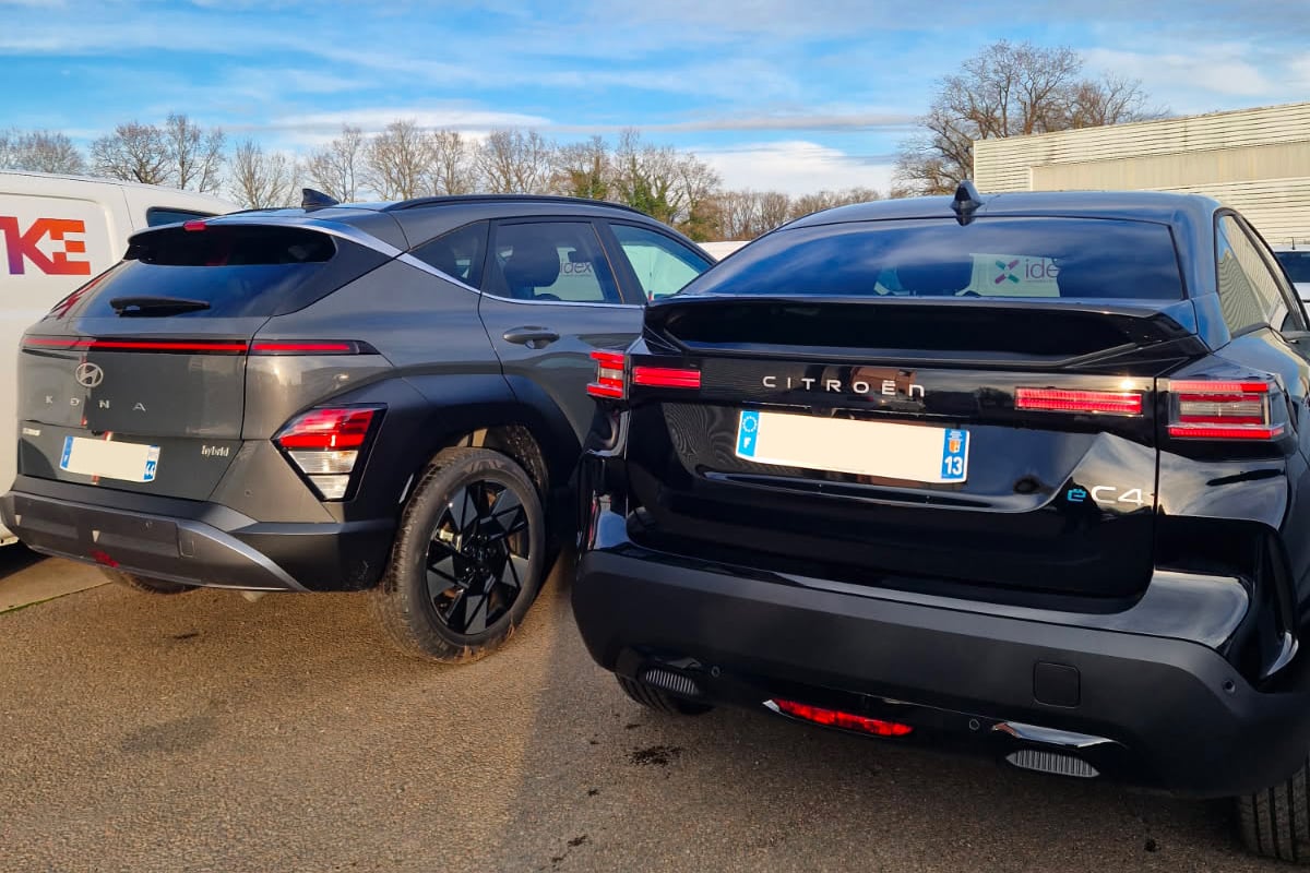 Citroën ë-C4 et Hyundai Kona hybride convoyées par NCS