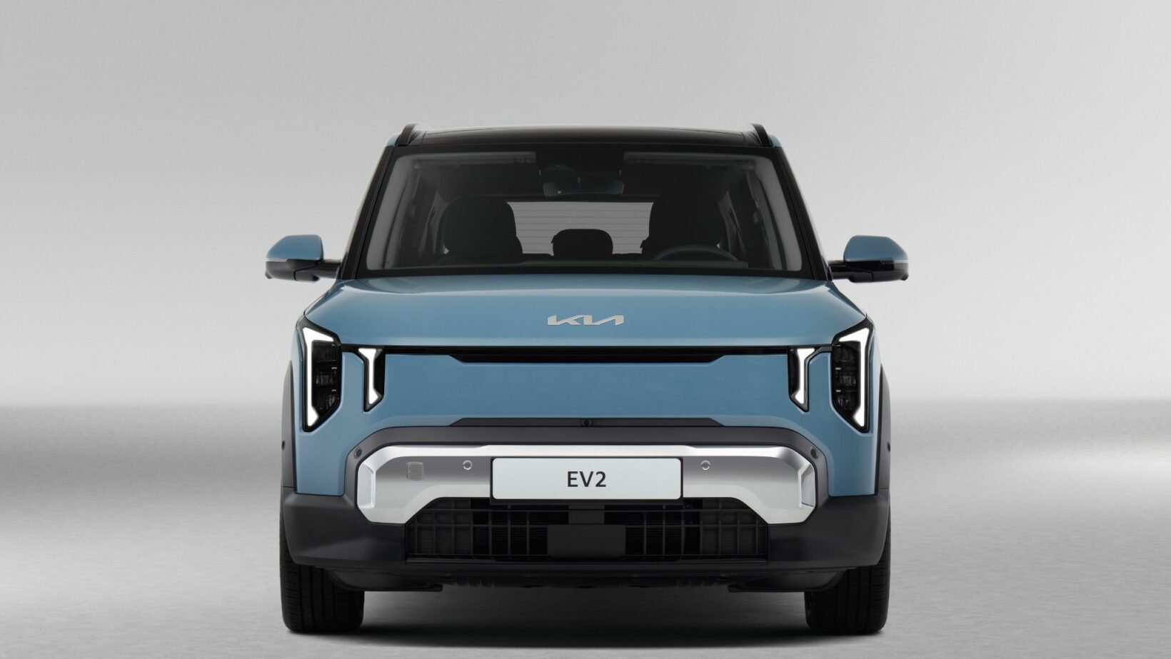 Kia EV2 vue de face, SUV électrique compact bleu.