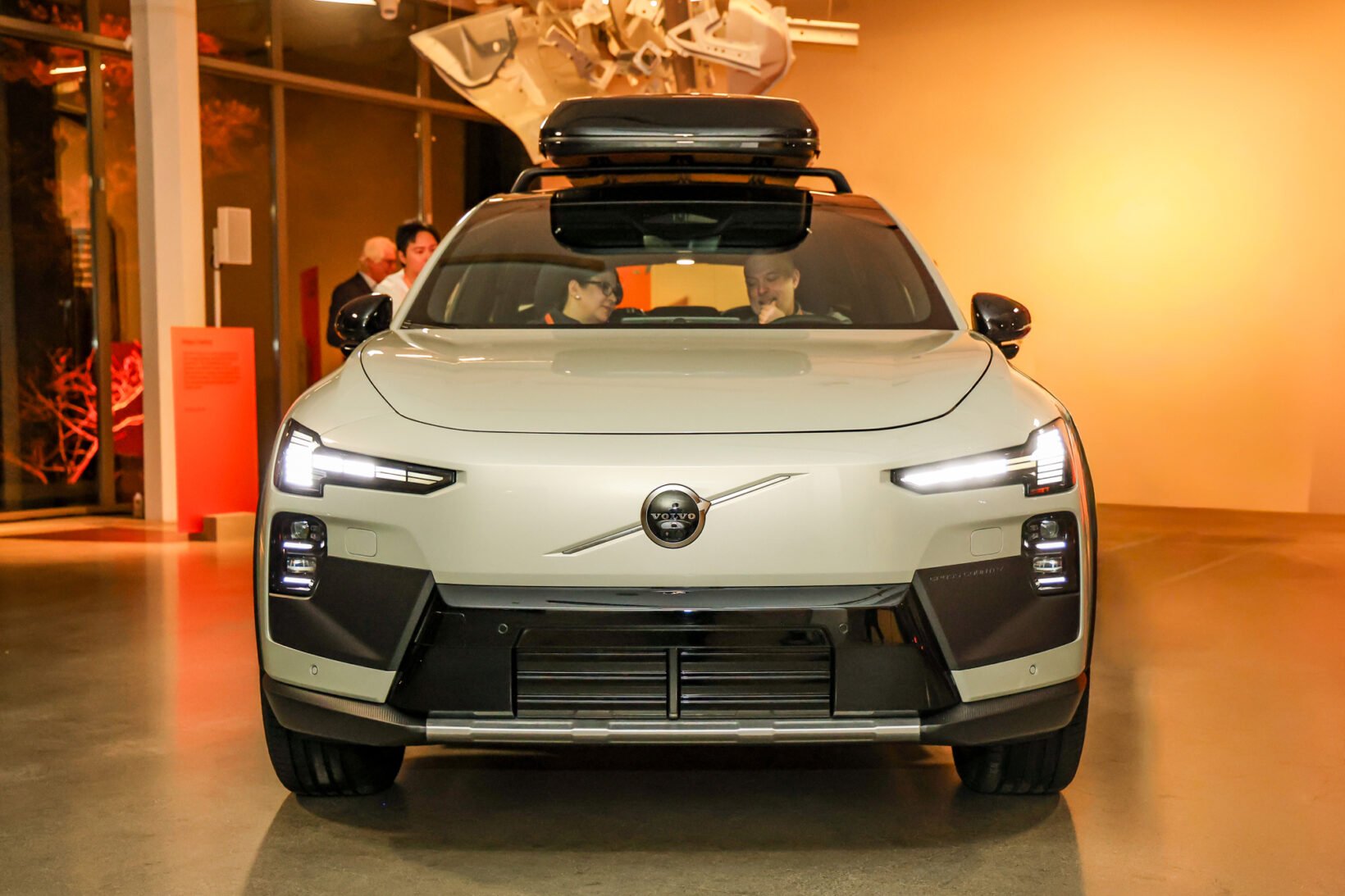 Volvo EX60 Cross Country