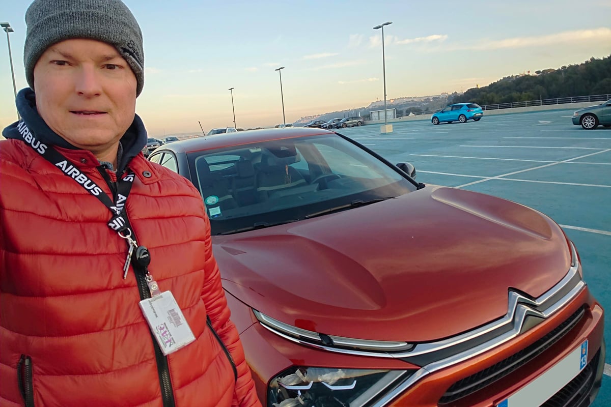 Thierry et sa Citroën ë-C4