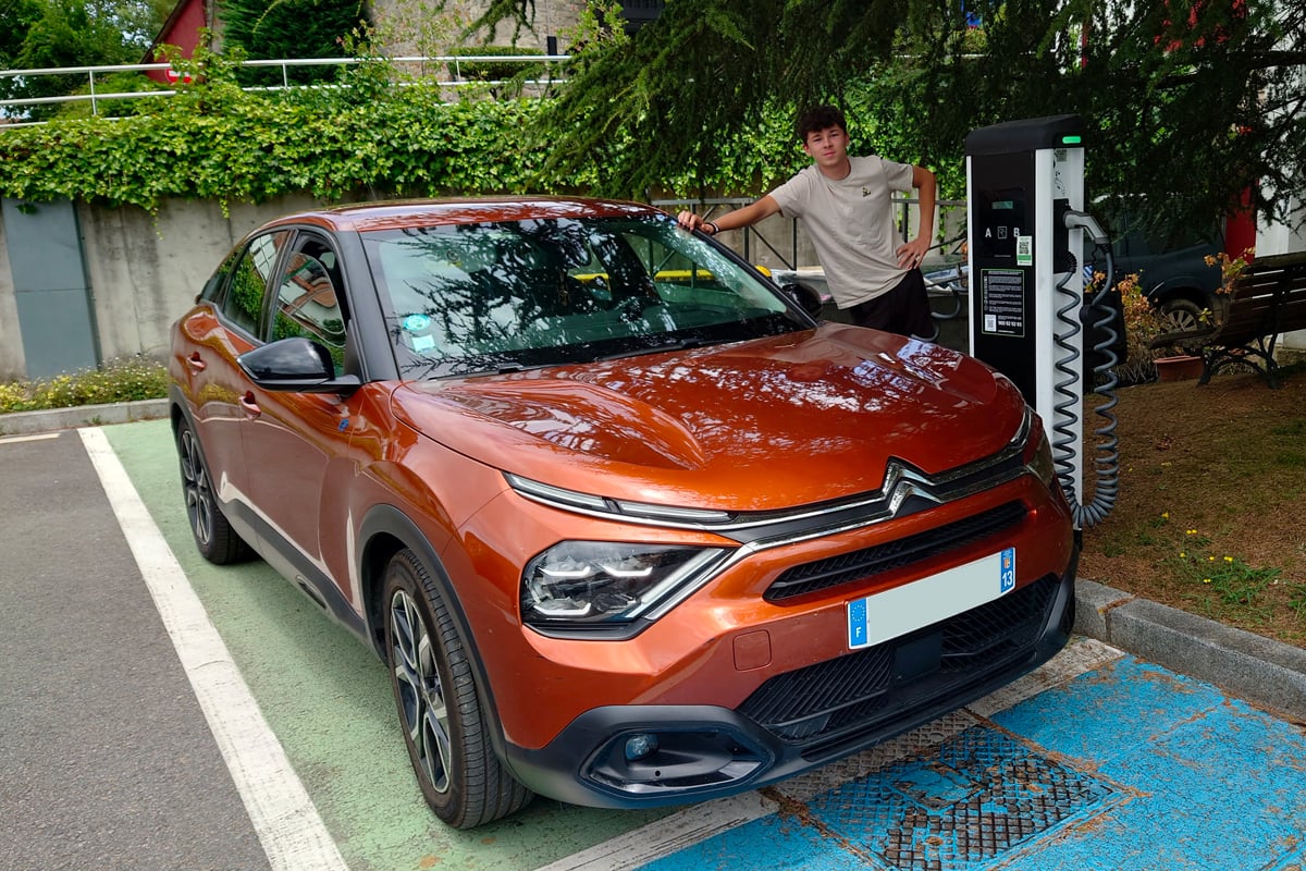 Roadtrip en Espagne en Citroën ë-C4 pour Thierry et ses jeunes