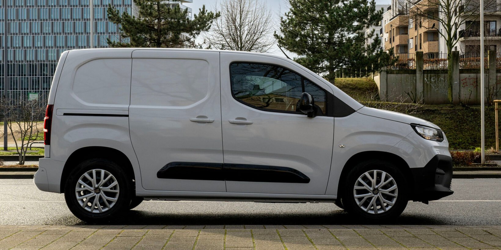 VUL fiat e-doblo vue de côté