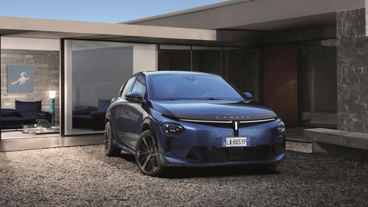 lancia ypsilon ibrida polyvalente et raffinée